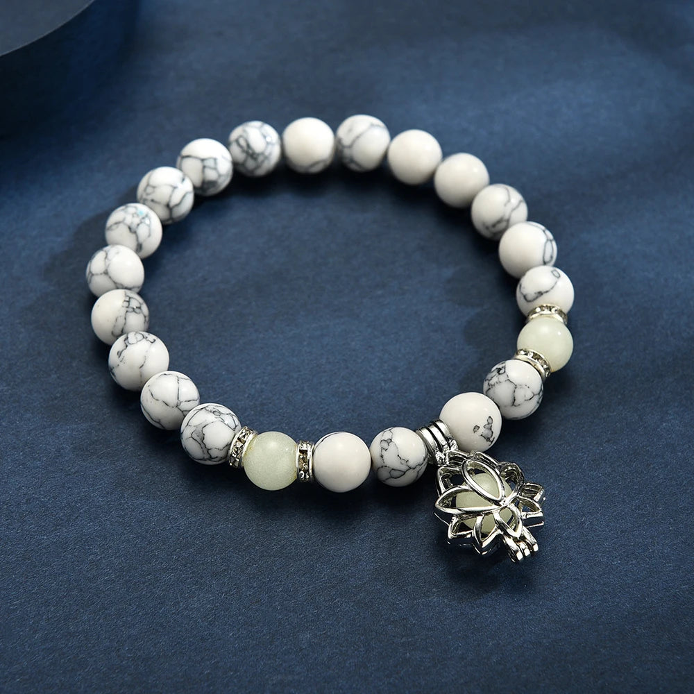 Im Dunkeln leuchtendes Bettelarmband