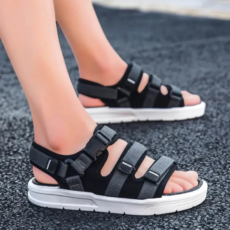 Sandalen mit dicker Sohle
