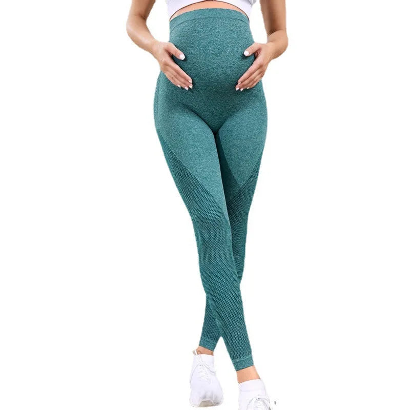 Umstandsleggings über dem Bauch