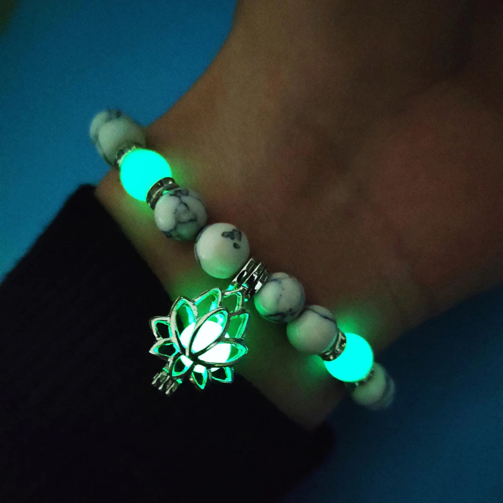 Im Dunkeln leuchtendes Bettelarmband