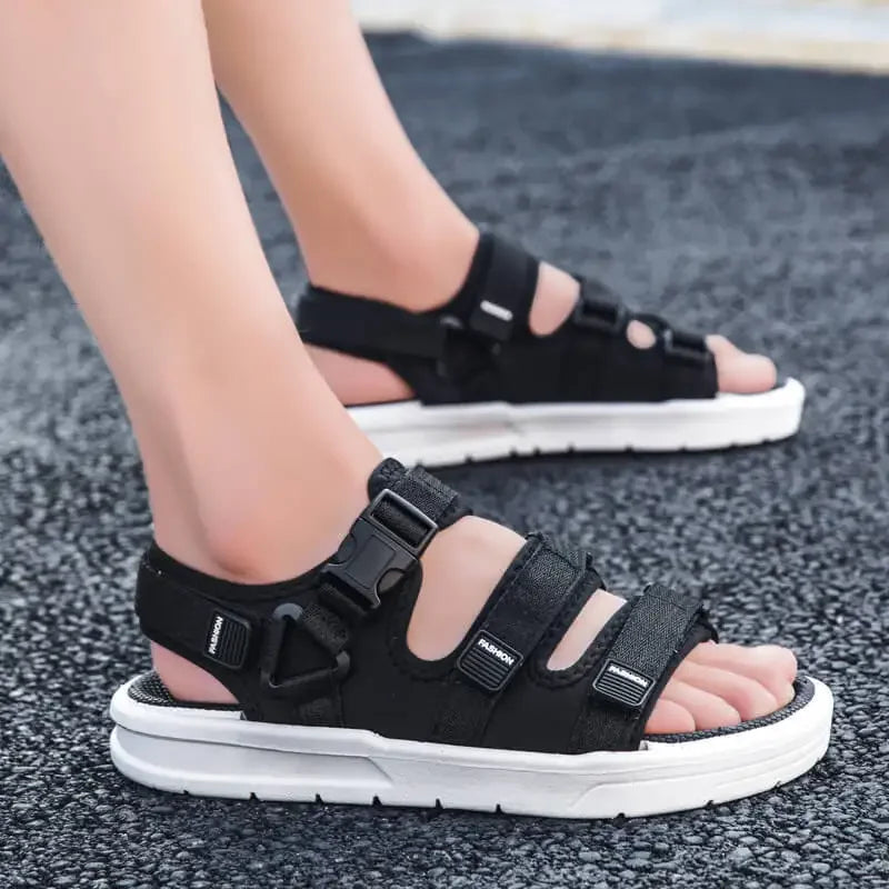 Sandalen mit dicker Sohle