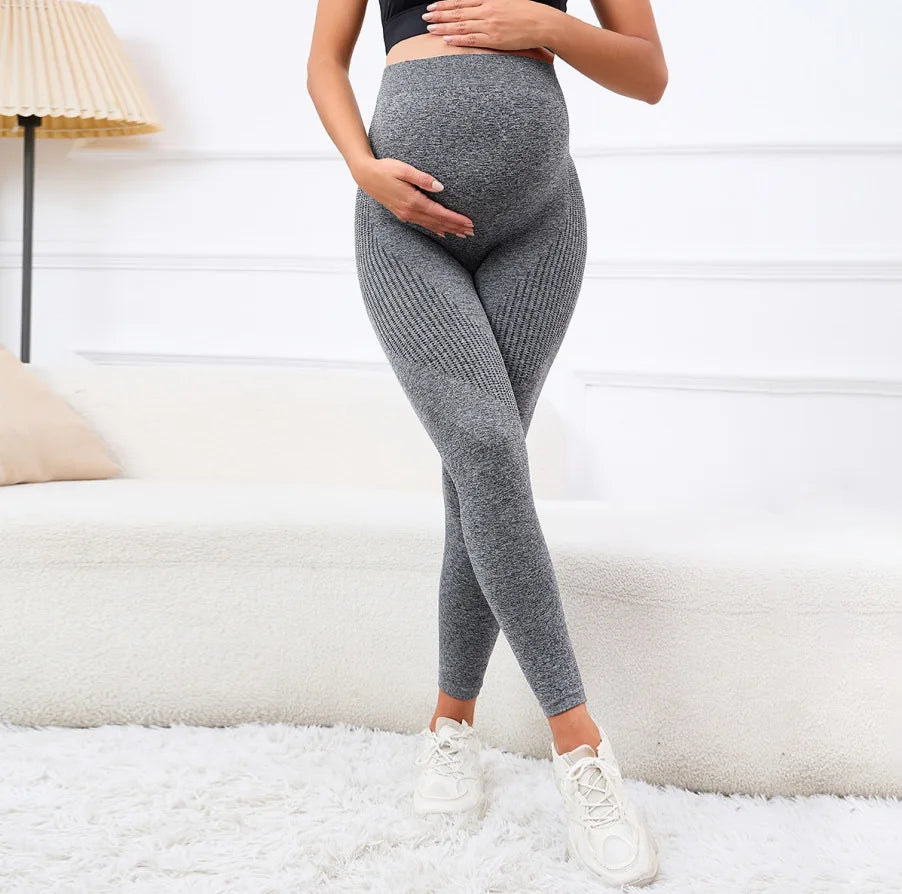 Elastische Umstandsleggings mit hoher Taille