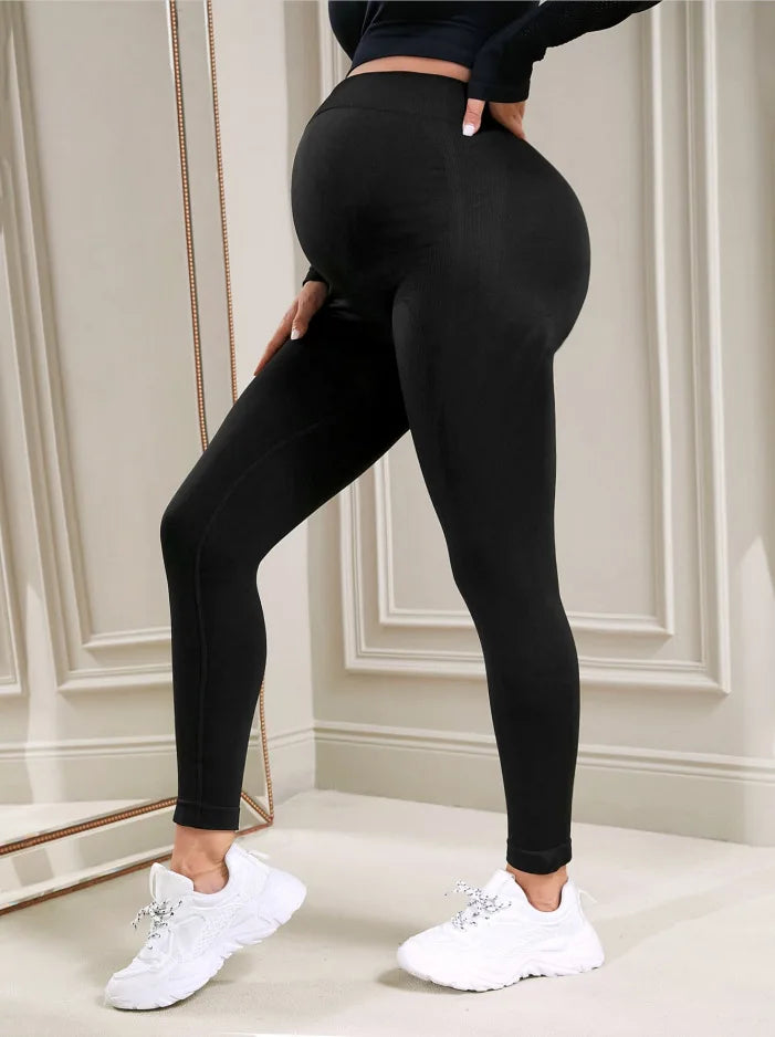 Elastische Umstandsleggings mit hoher Taille