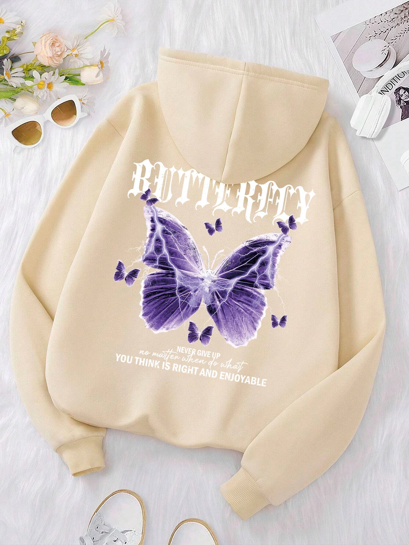 Schönes Lila Schmetterlings-Hoodie