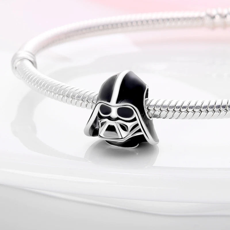 Anhänger aus 925er-Silber „Plata de Ley“ von Disney mit dem „Mandalorianer-Helm“ aus Star Wars