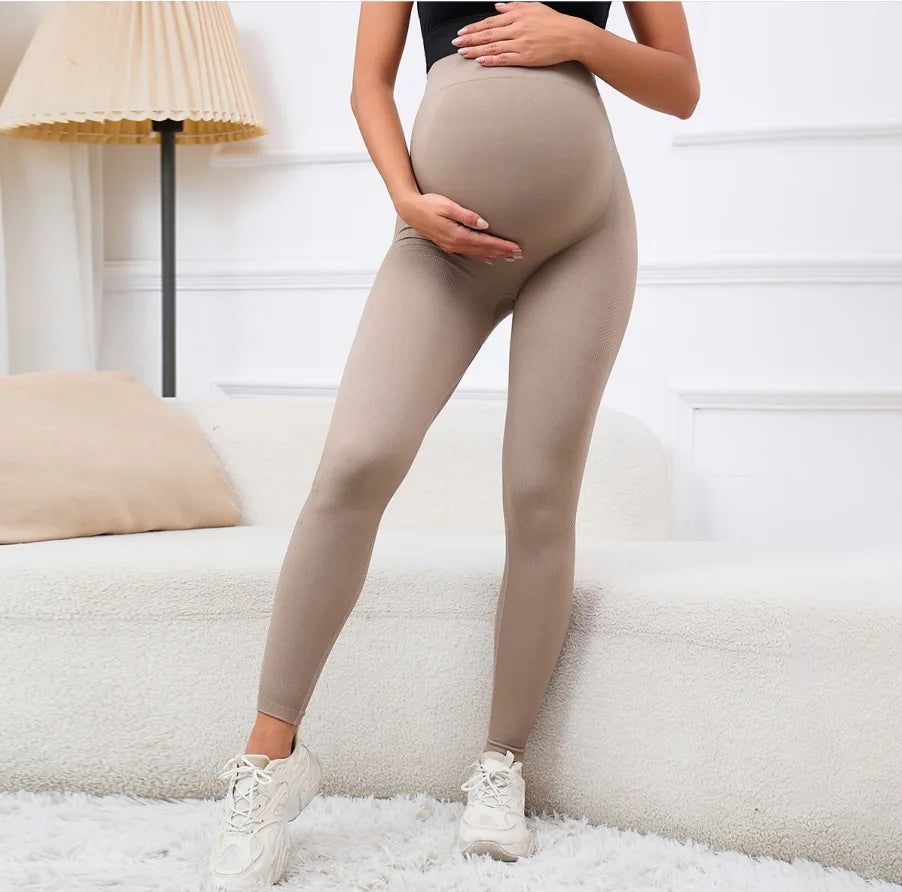 Elastische Umstandsleggings mit hoher Taille
