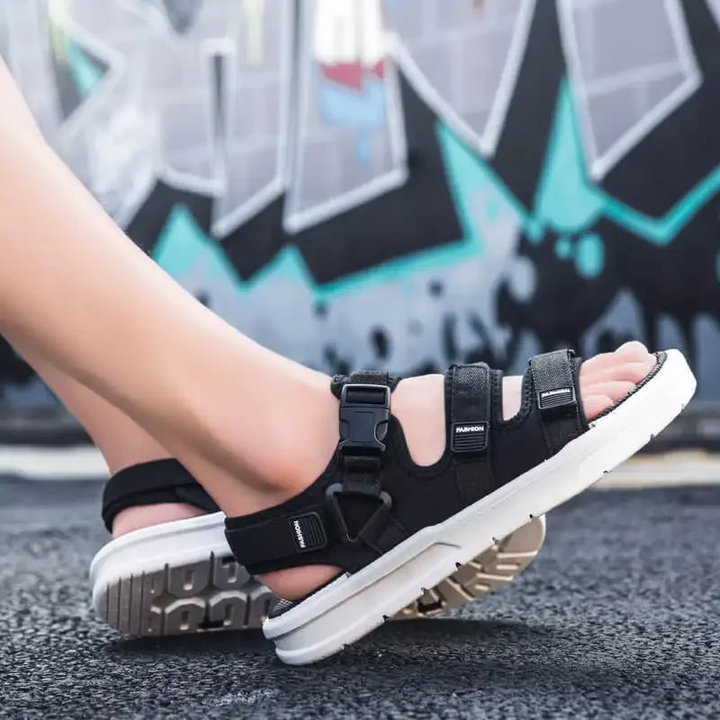 Sandalen mit dicker Sohle
